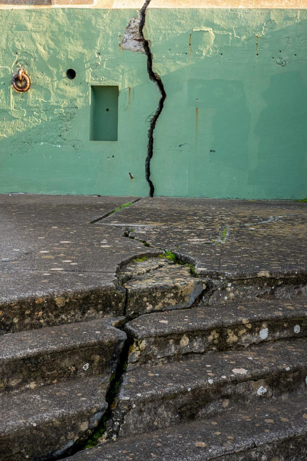 Commercial property in a seismic region